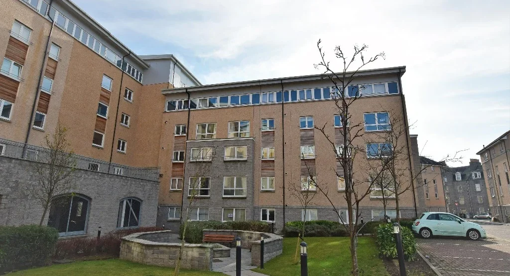 Flat Albury Gardens in Aberdeen City