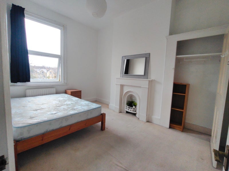 Room Upper Tollington Park in Greater London