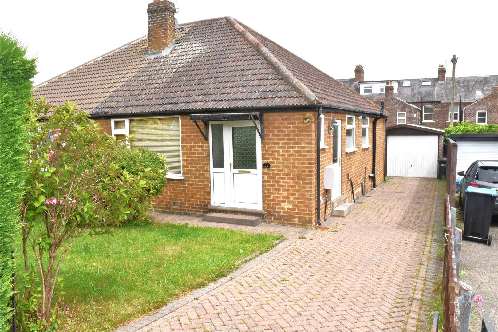 House Wedderburn Close in Harrogate