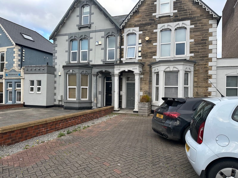 Flat Tynemouth Road in Newcastle upon Tyne