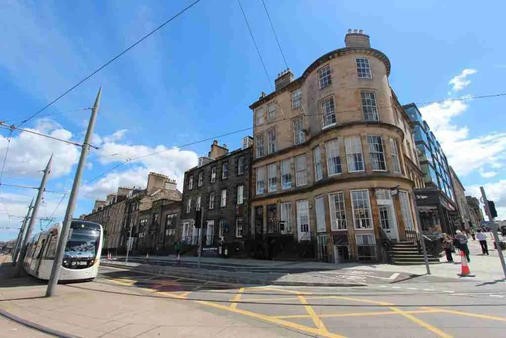 Flat York Place in City of Edinburgh