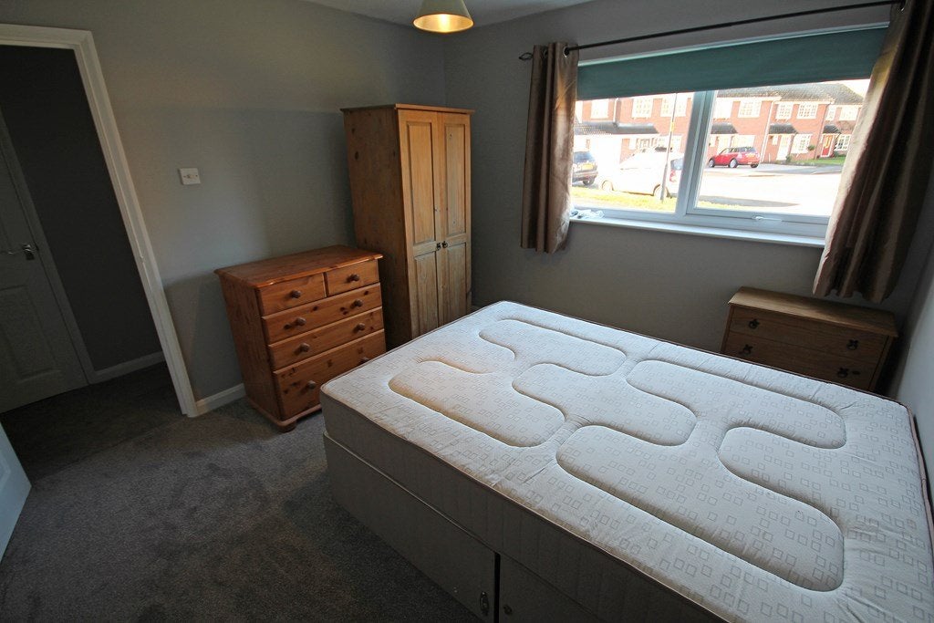 Flat Kilnsey Grove in Warwick