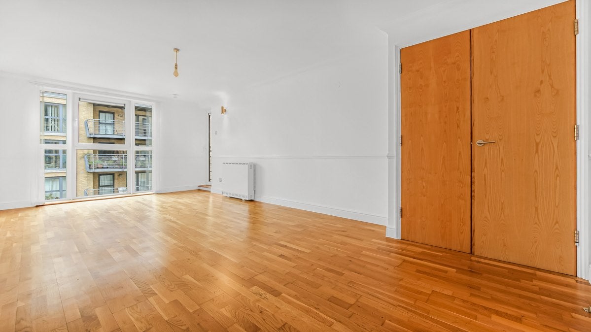 Flat Glaisher Street in Greater London