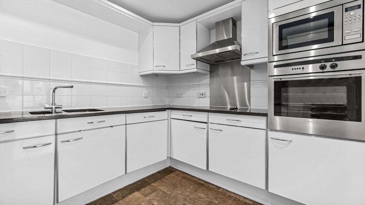 Flat Glaisher Street in Greater London