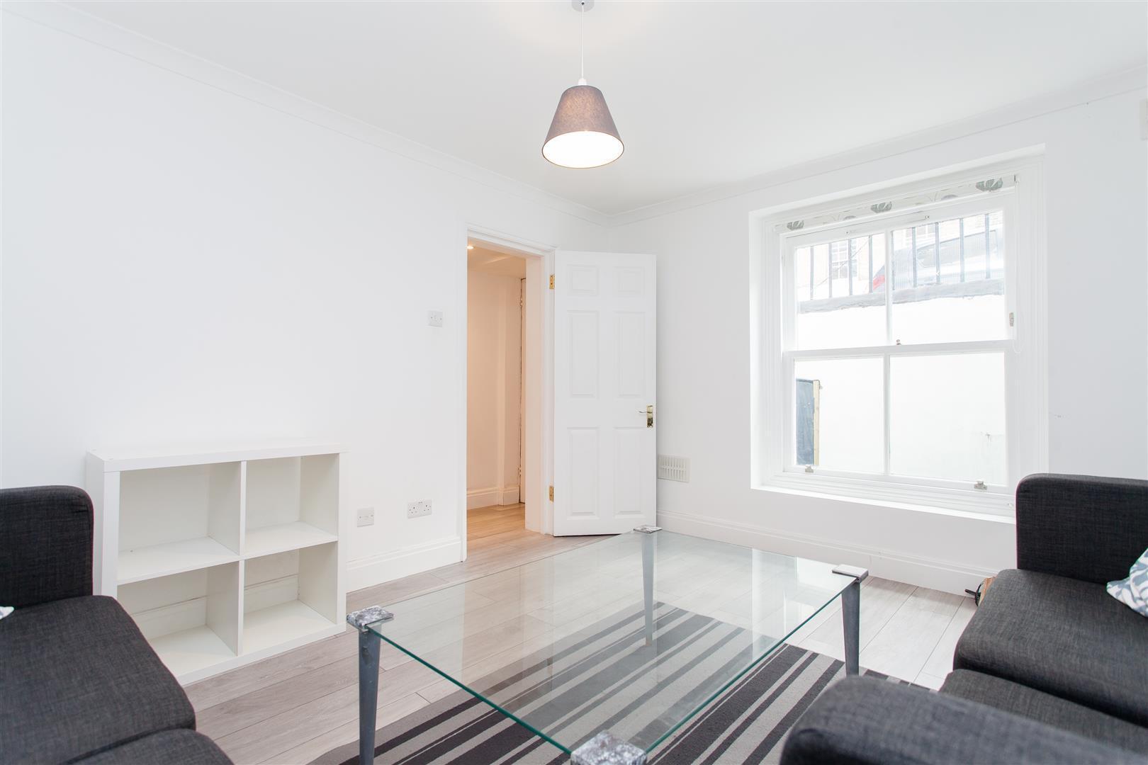 Flat Bunning Way in Greater London