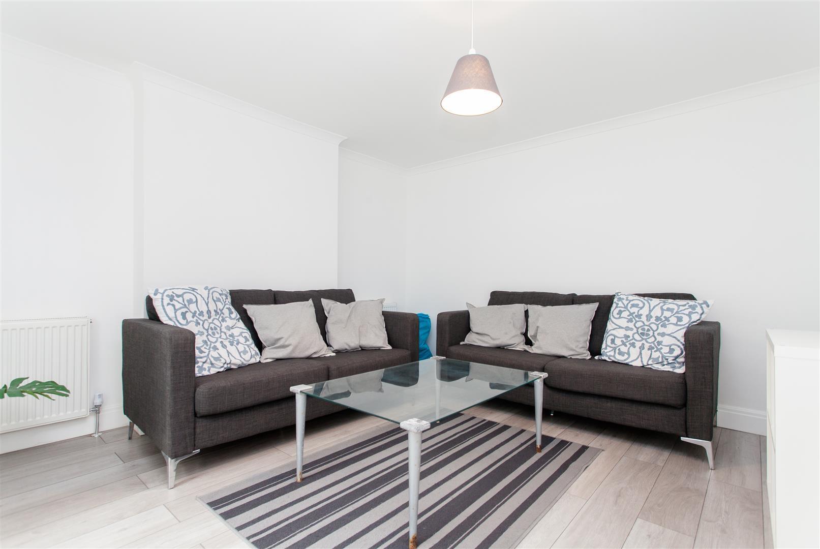 Flat Bunning Way in Greater London