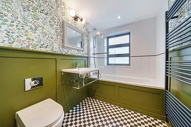 Flat Nursery Road in Greater London