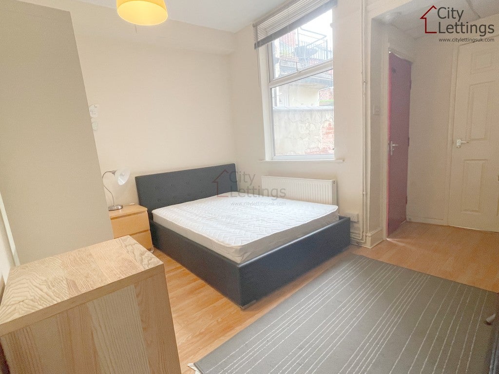 Flat Hartley Road in Nottingham