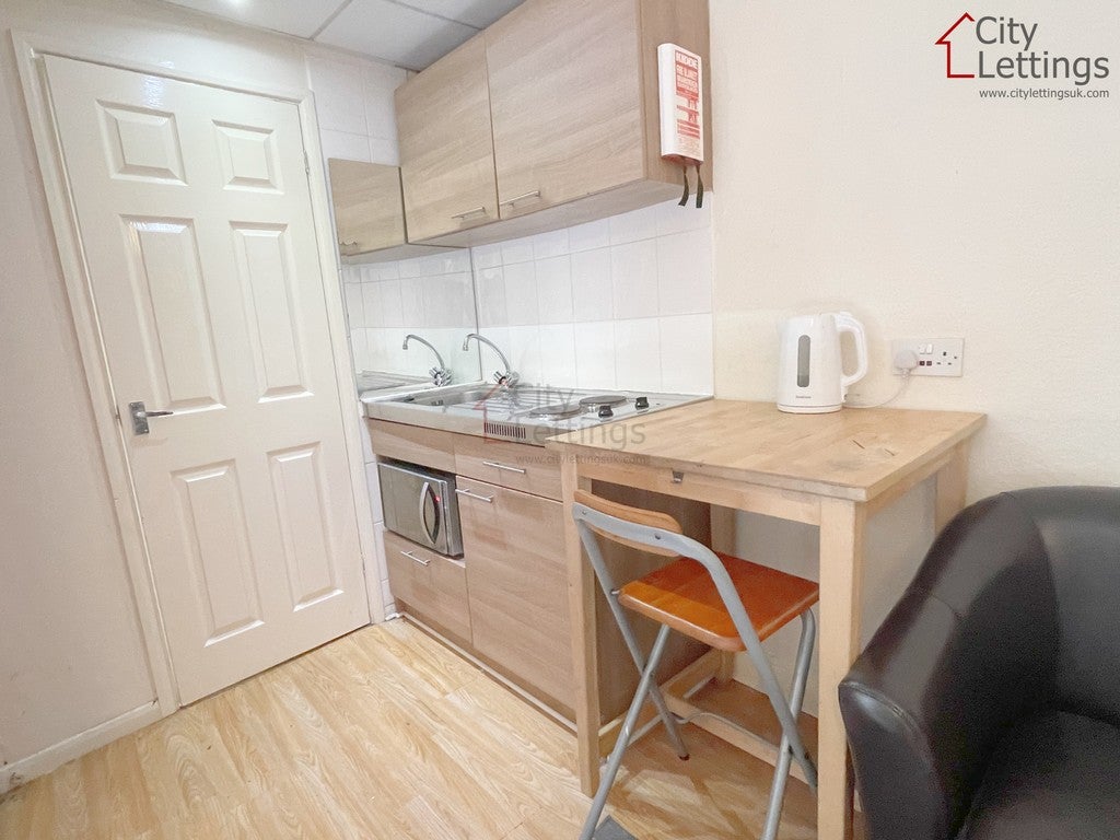 Flat Hartley Road in Nottingham
