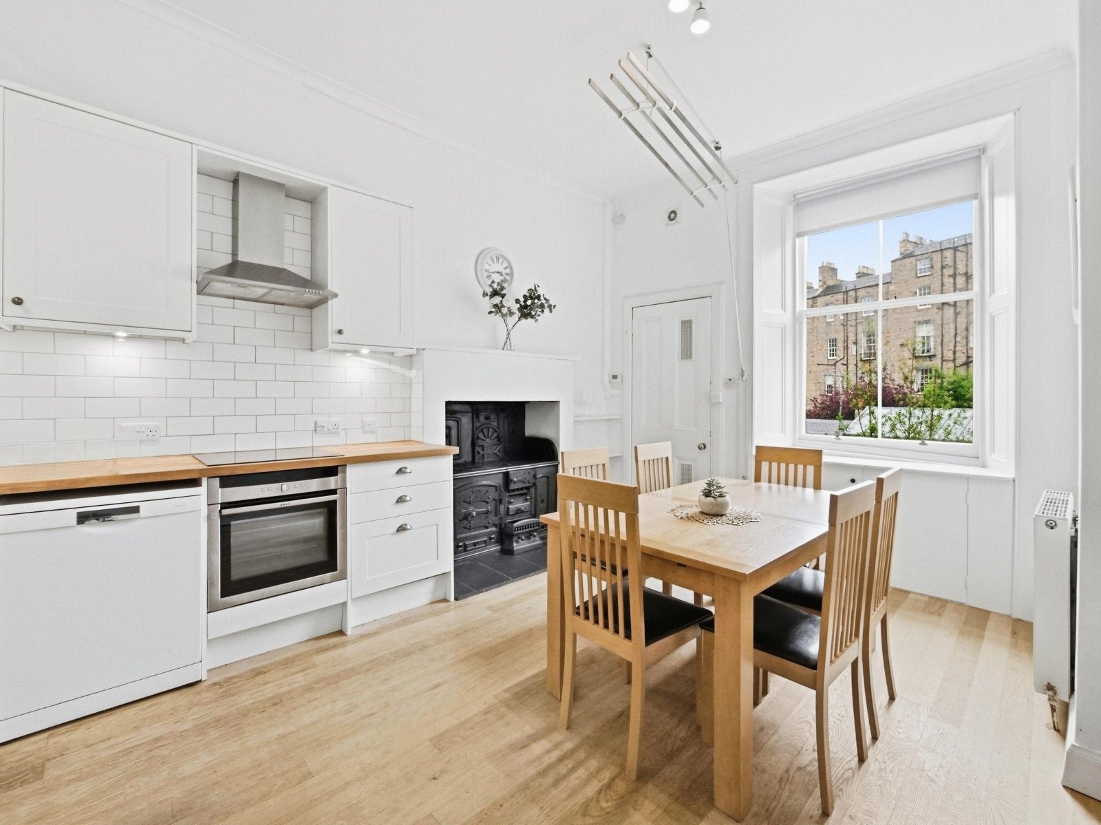 Flat Royal Crescent in City of Edinburgh