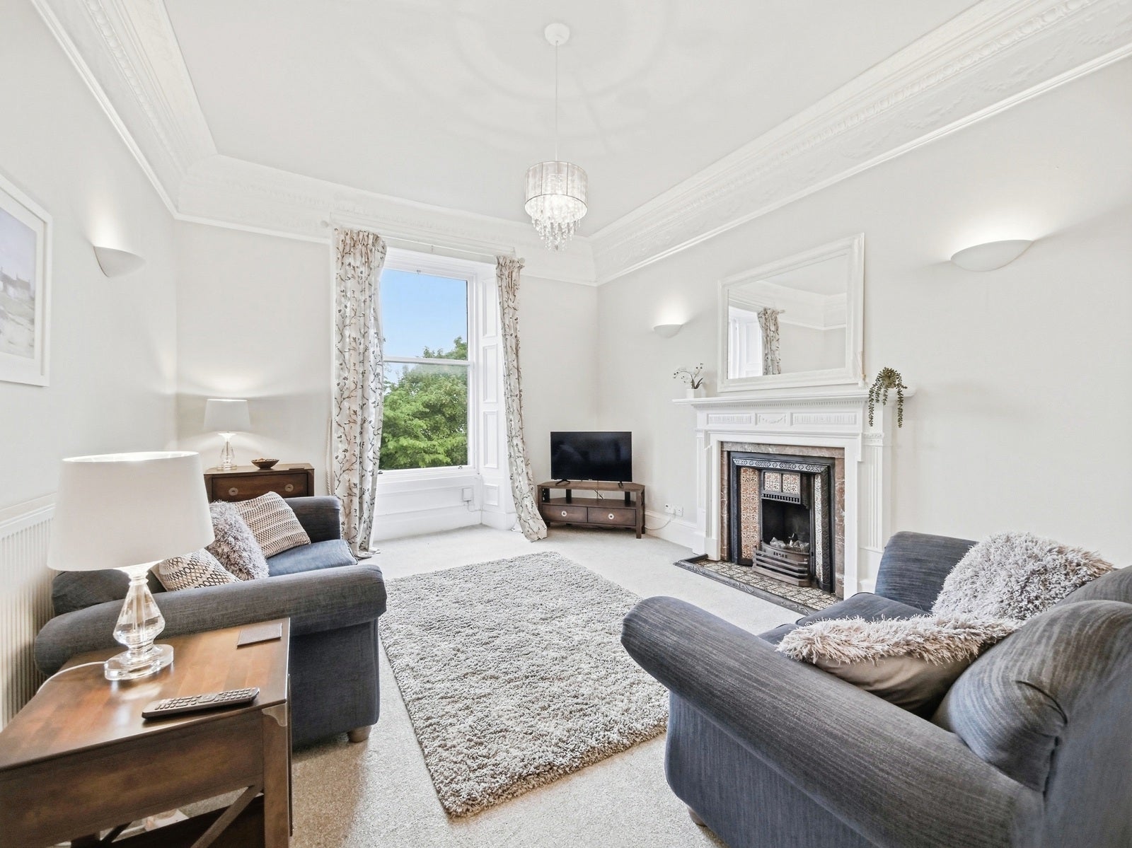 Flat Royal Crescent in City of Edinburgh