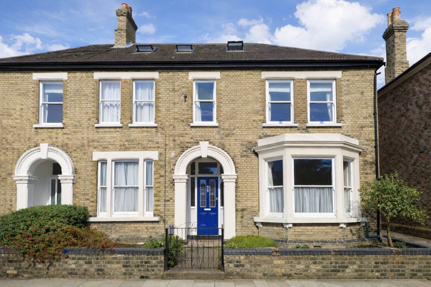 Flat Albany Road in Bedford