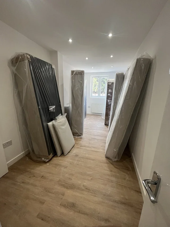 Room Brookfield Road in Greater London