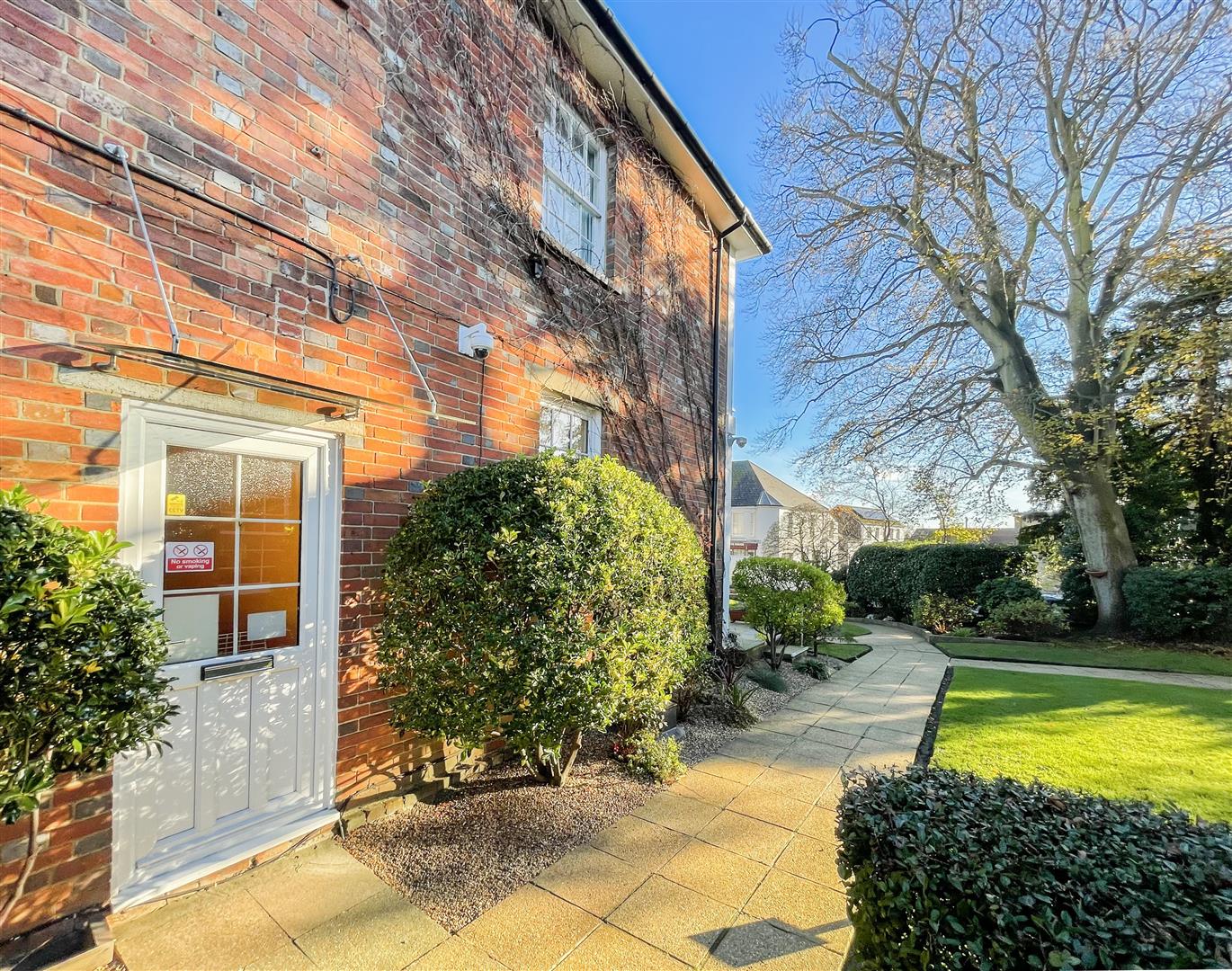 Flat George Street in Wealden