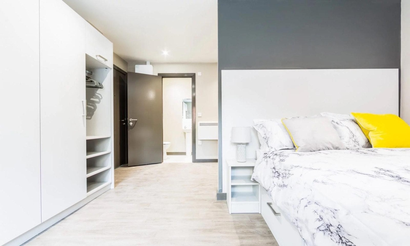 Flat Falconar Street in Newcastle upon Tyne