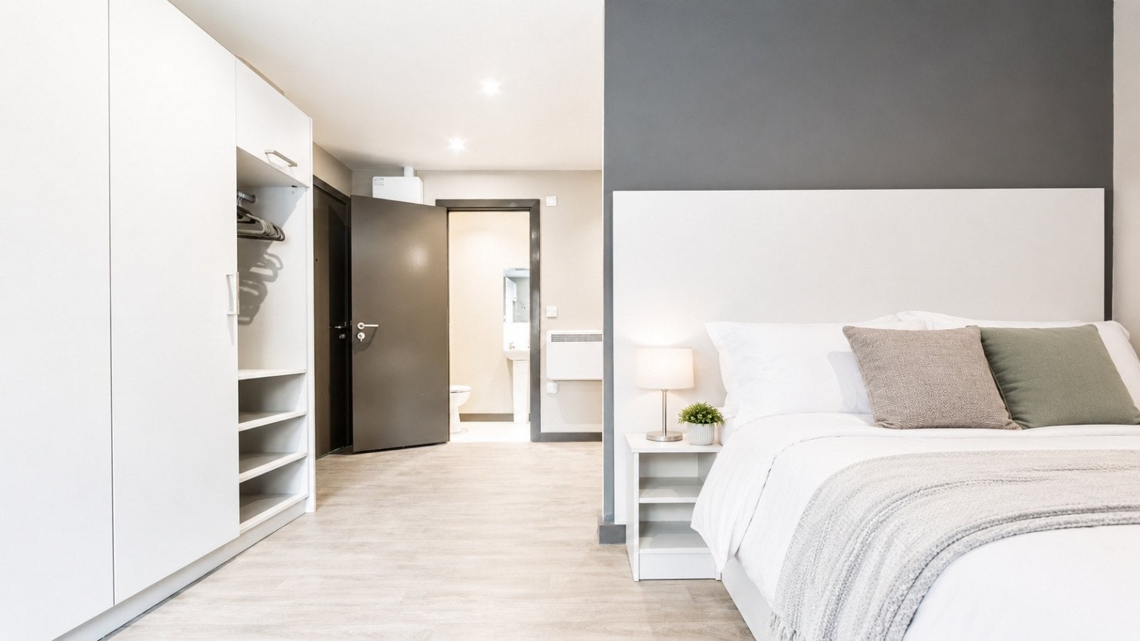 Flat Falconar Street in Newcastle upon Tyne