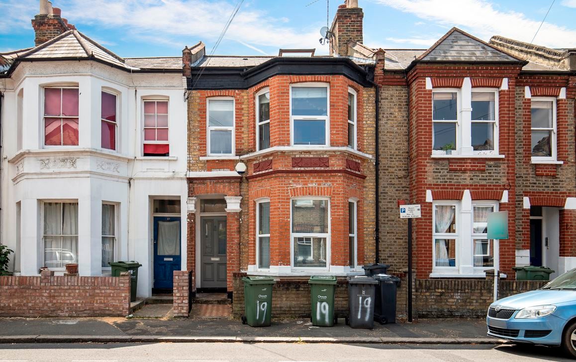 Flat Kildoran Road in Greater London