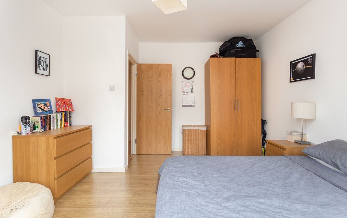 Flat Kildoran Road in Greater London