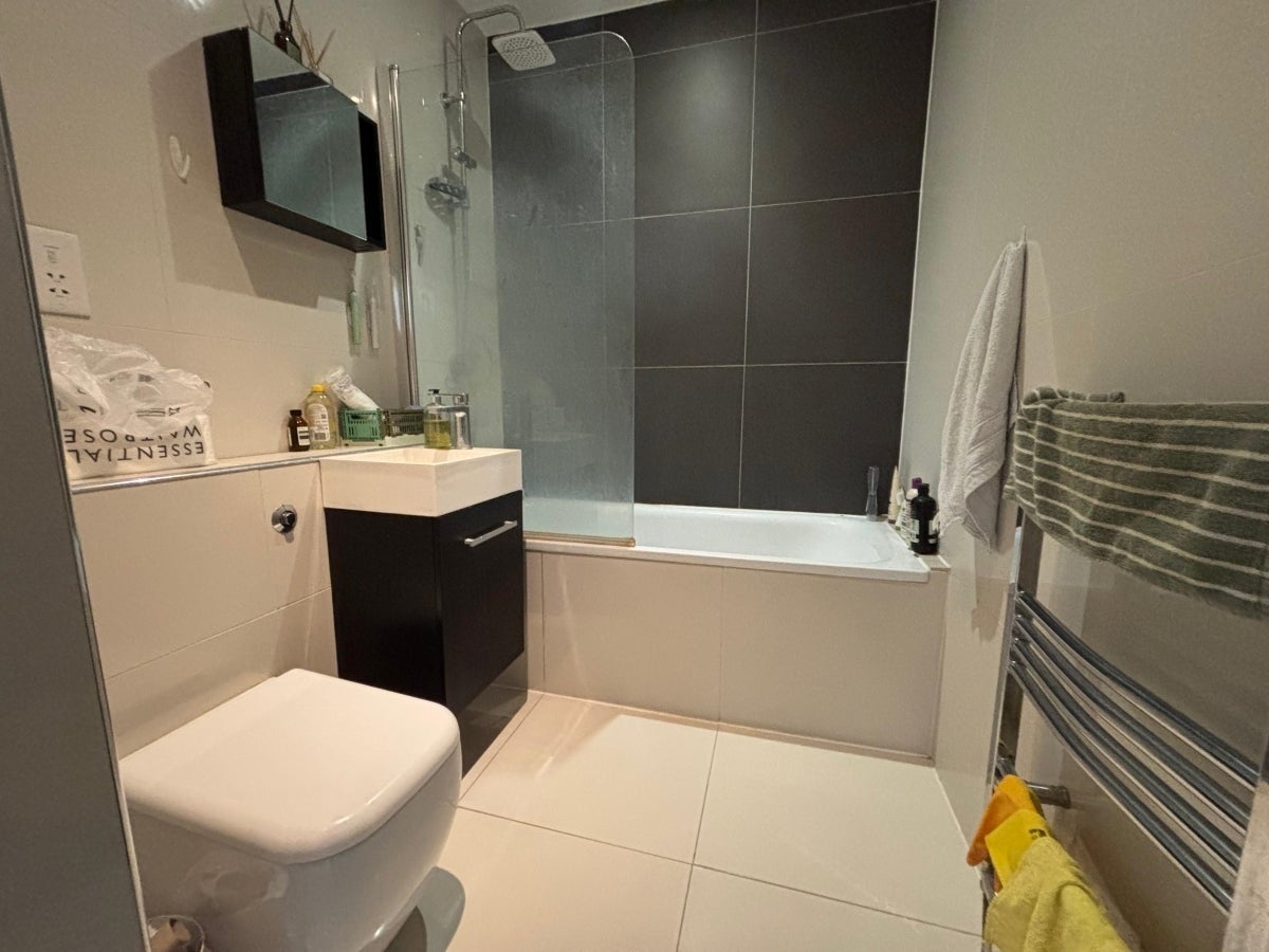 Flat Coleridge Road in Greater London