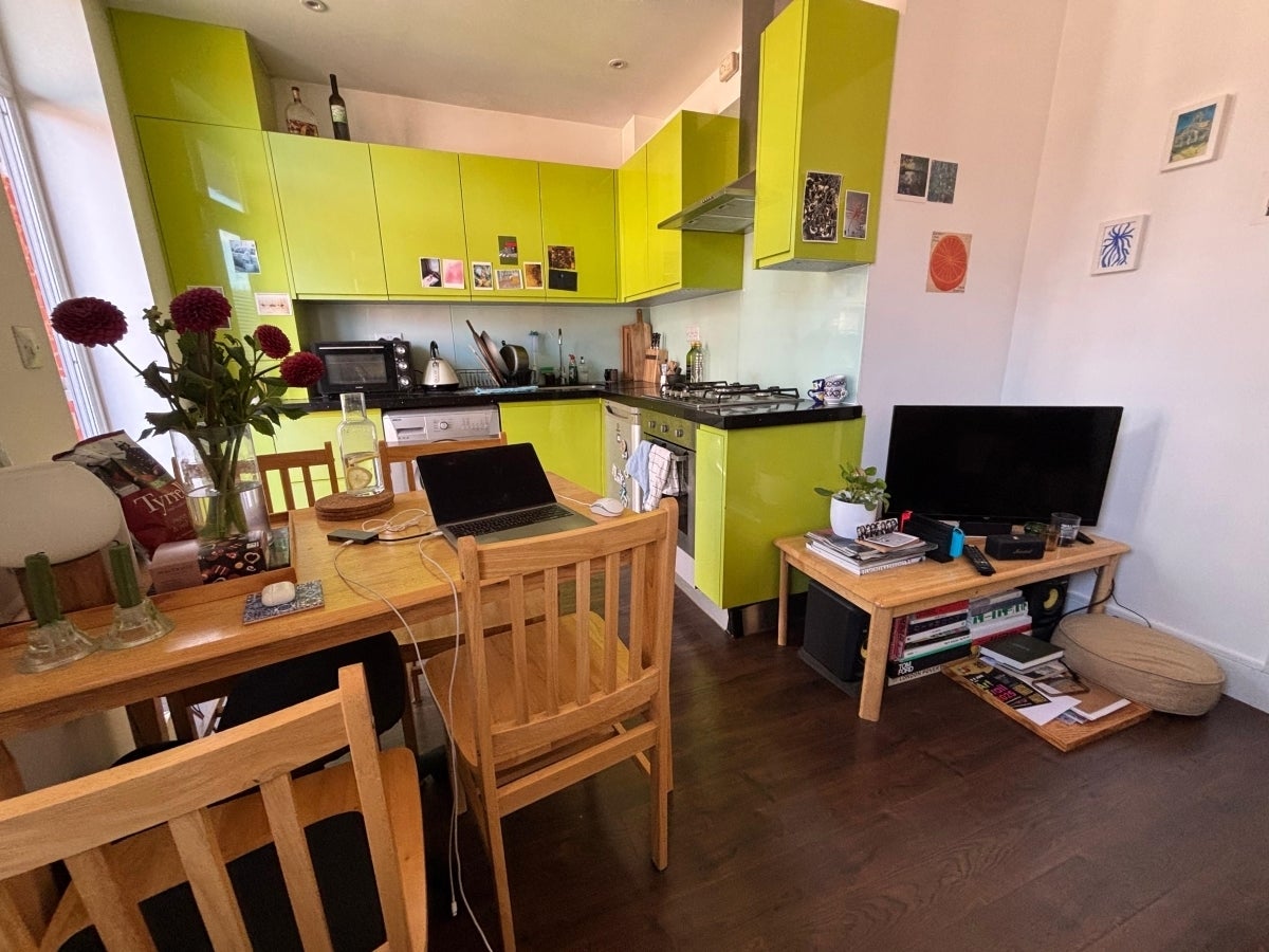 Flat Coleridge Road in Greater London