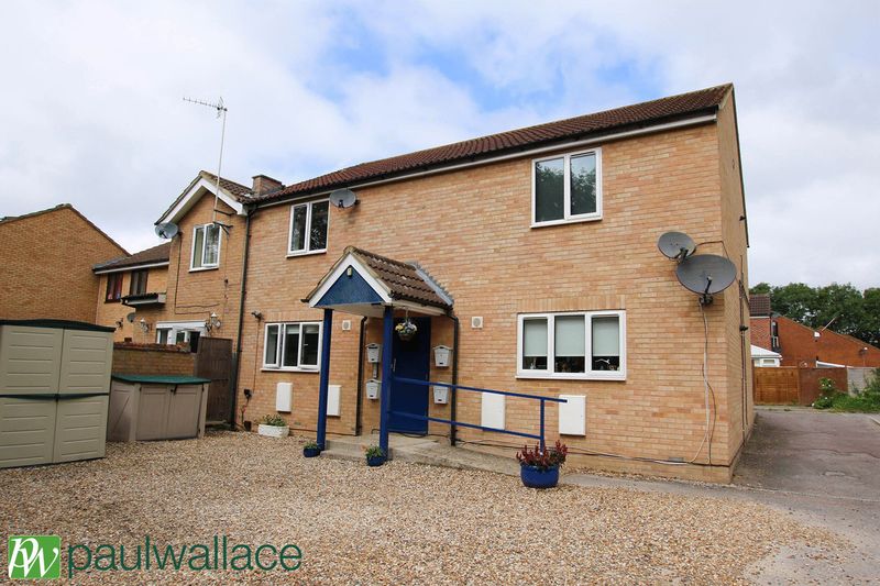 Flat Beeston Drive in Cheshunt