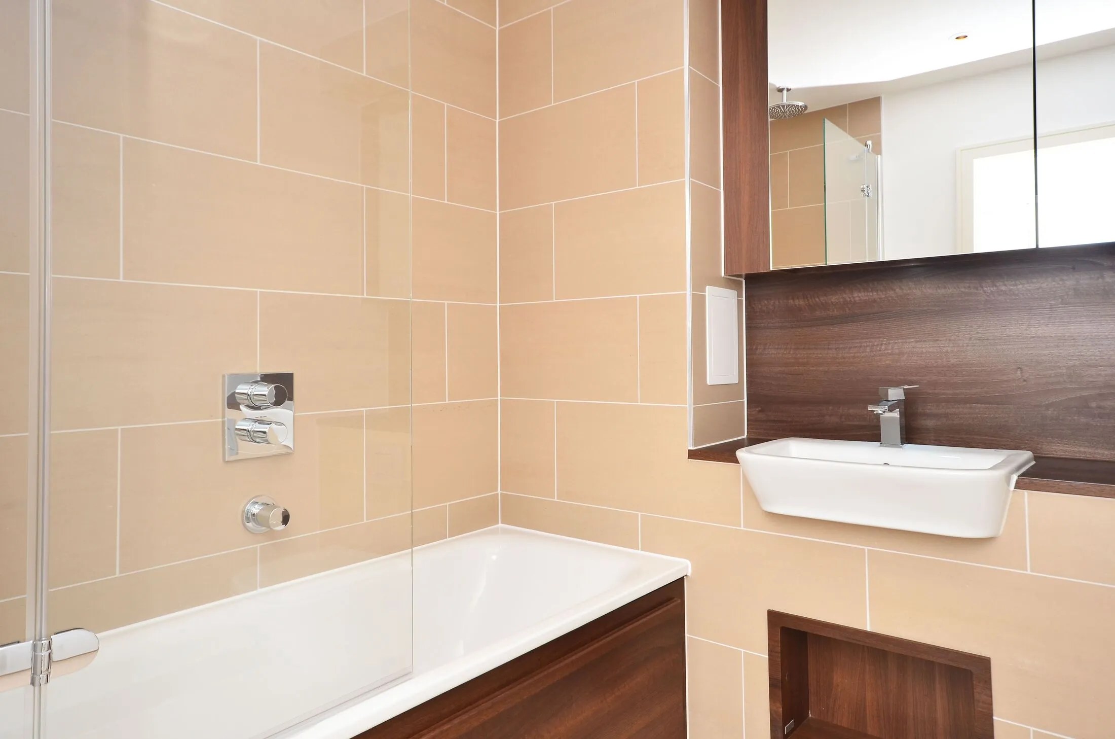 Flat Bryantwood Road in Greater London