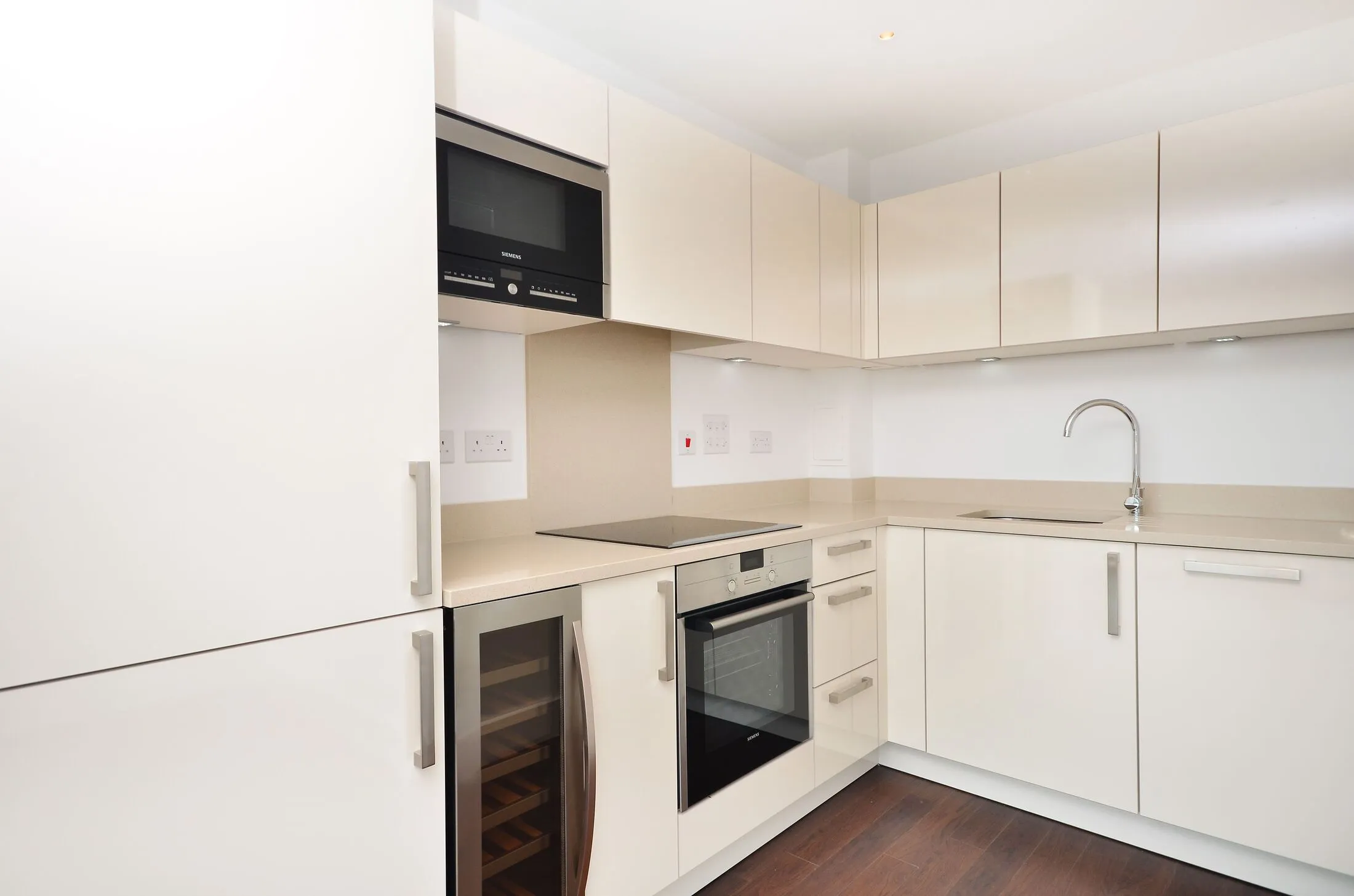 Flat Bryantwood Road in Greater London