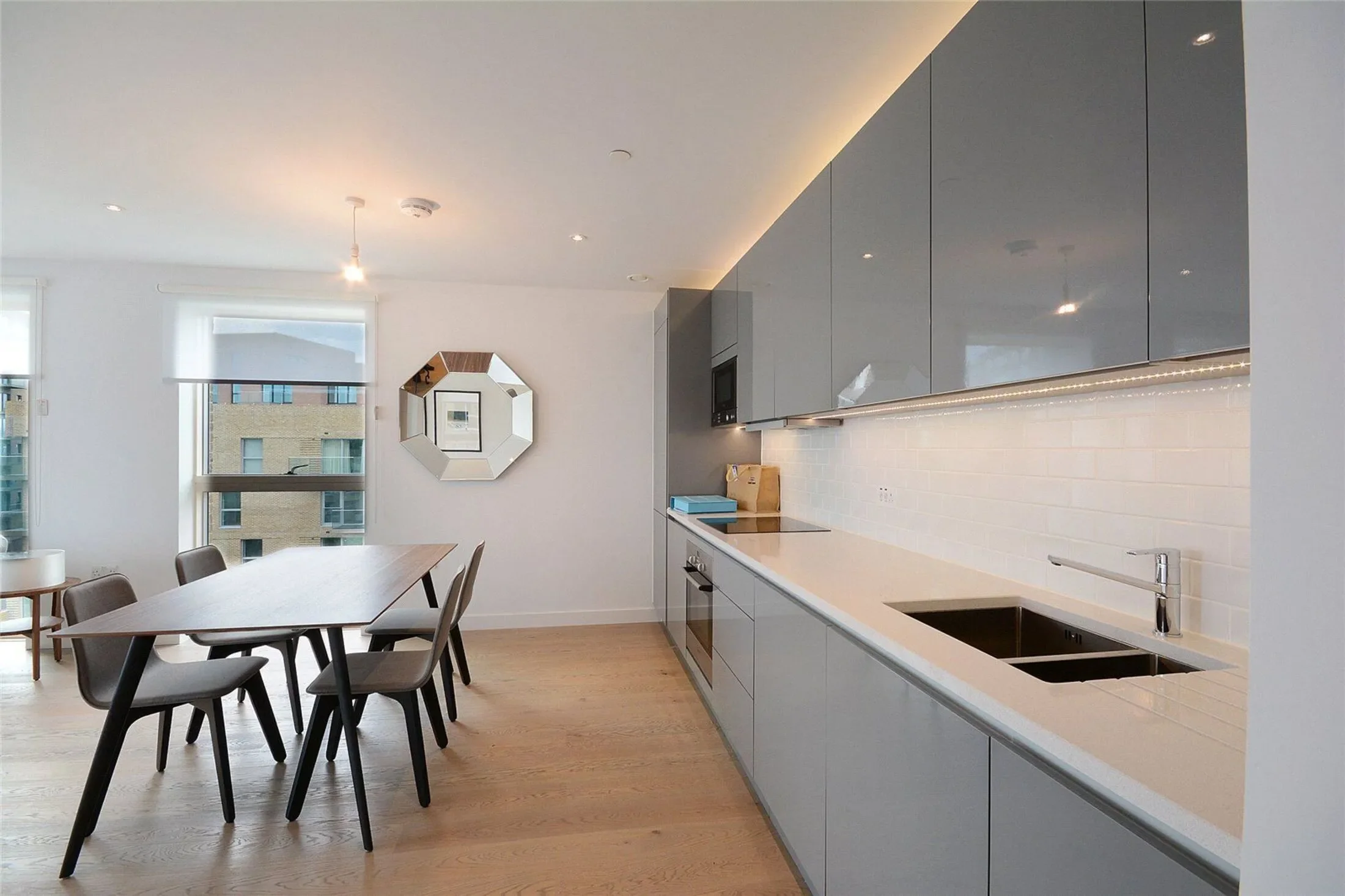 Flat Larcom Street in Greater London