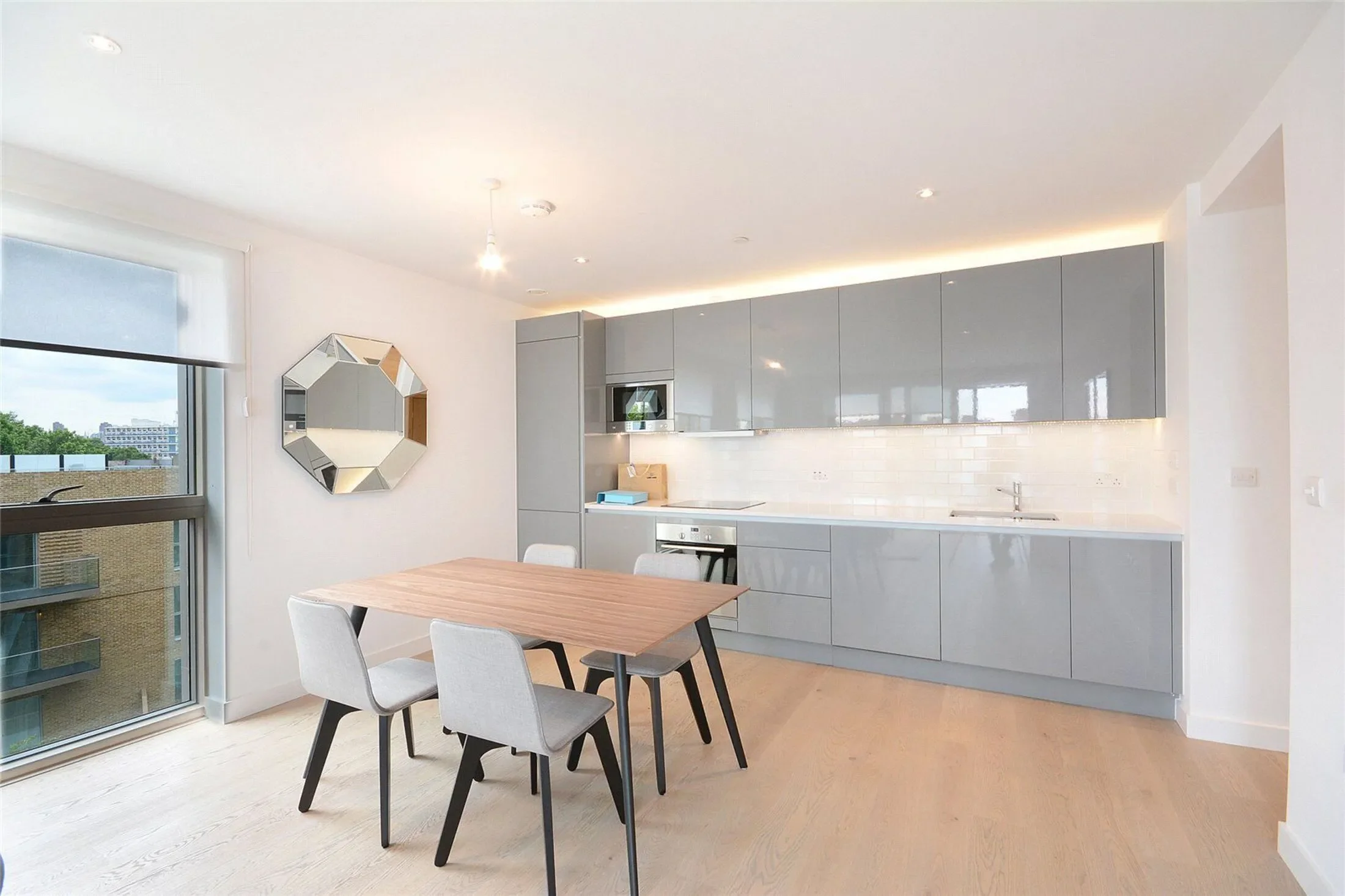 Flat Larcom Street in Greater London