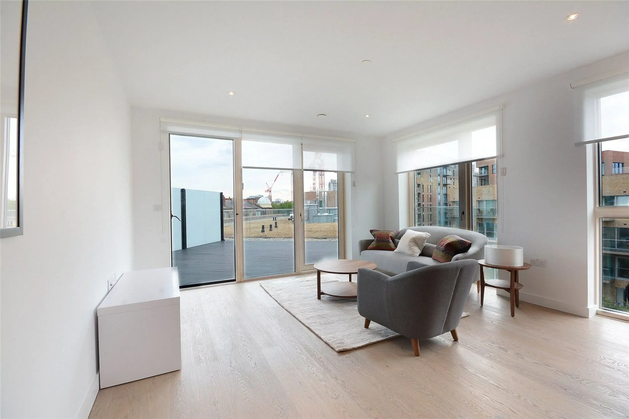 Flat Larcom Street in Greater London