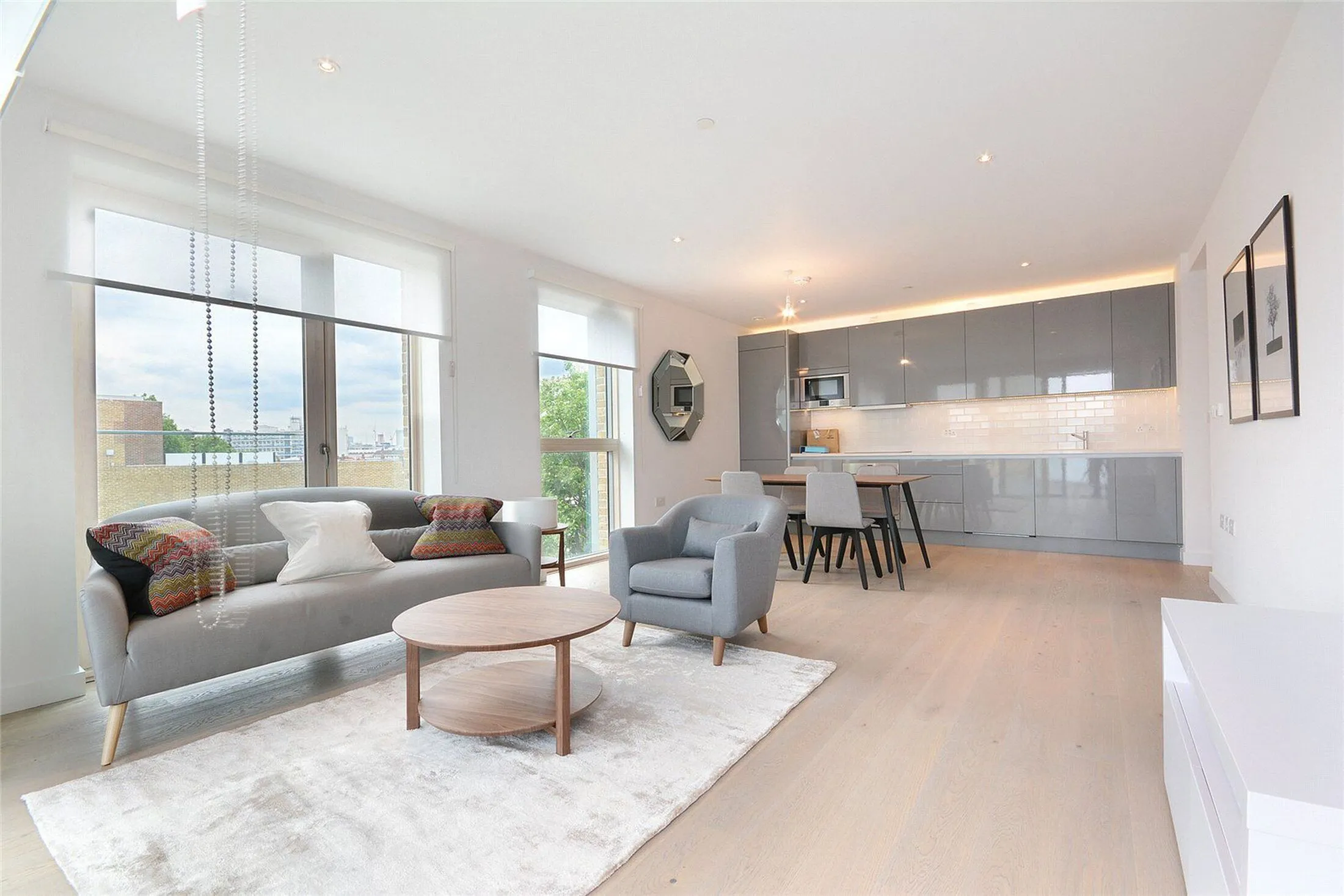 Flat Larcom Street in Greater London