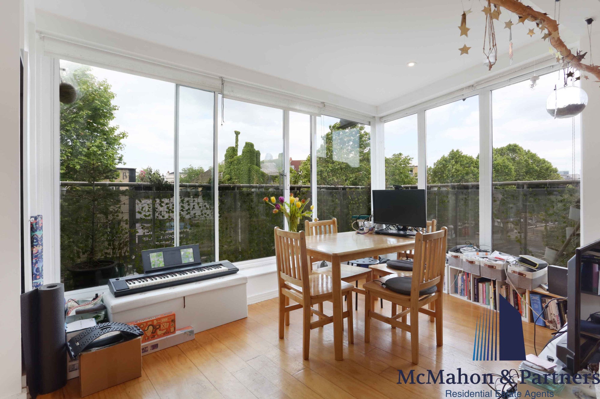Flat Newington Causeway in London