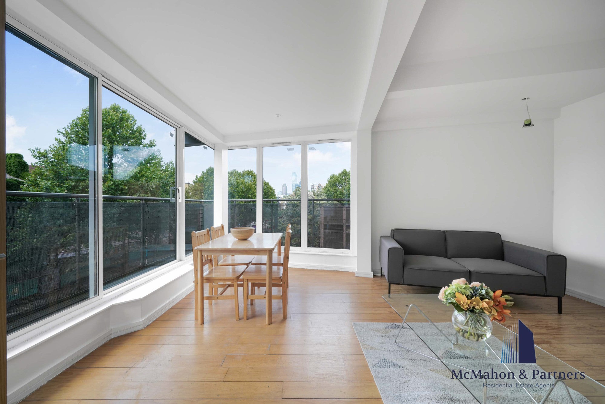 Flat Newington Causeway in London