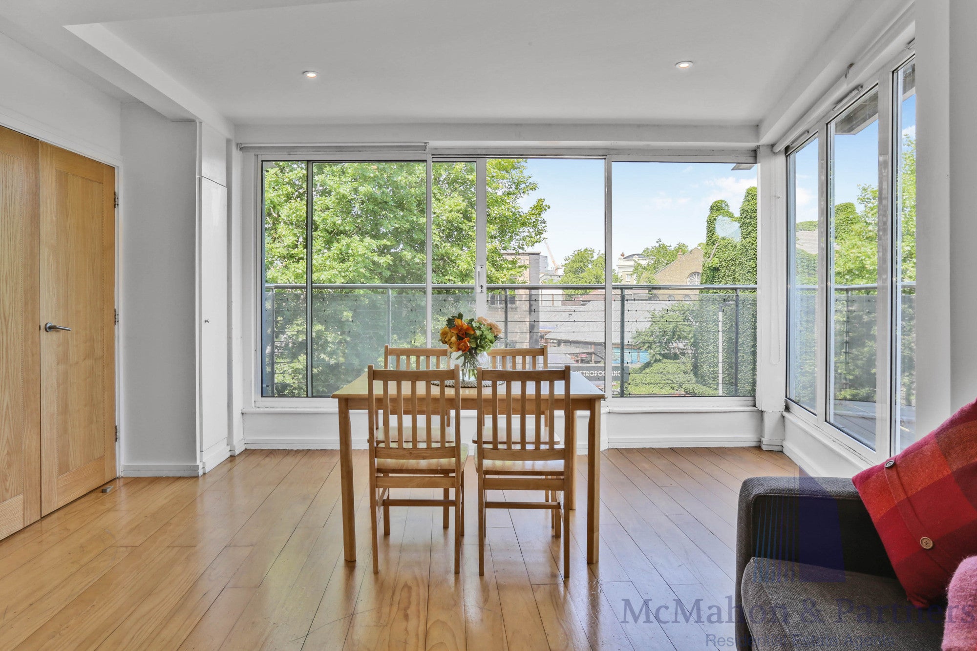 Flat Newington Causeway in London