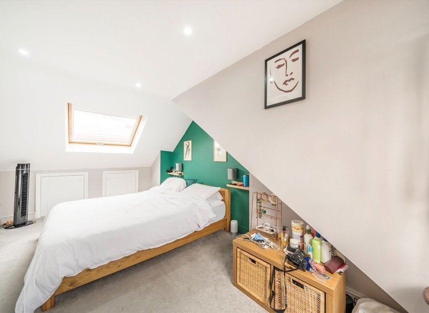Flat Mabley Street in Greater London