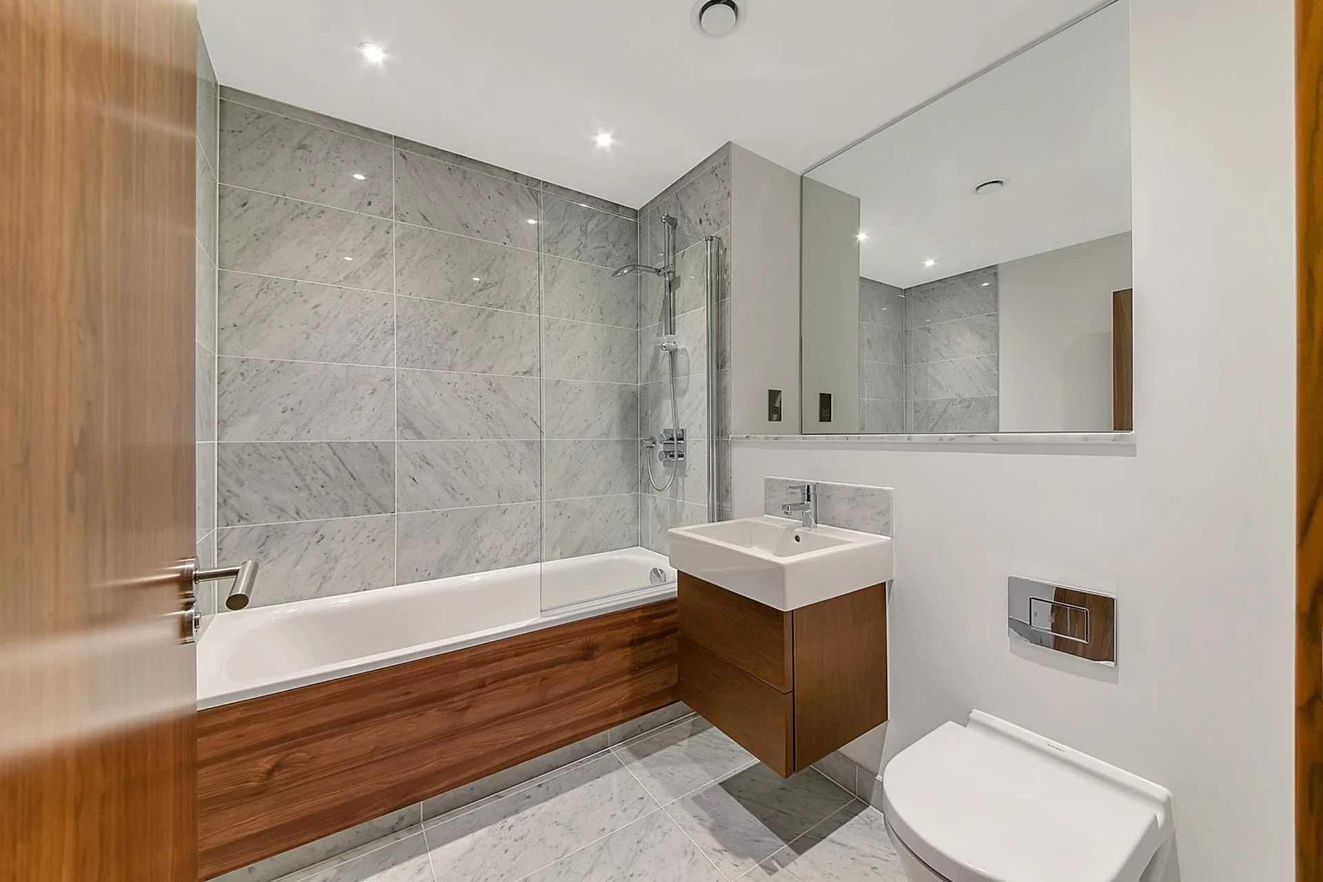 Flat Maygrove Road in Greater London
