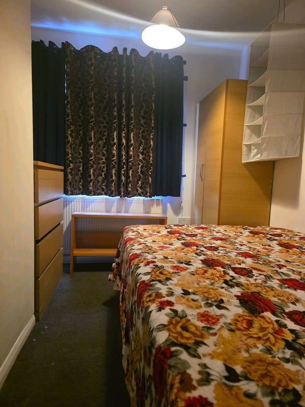 Room Kennedy Close in Greater London