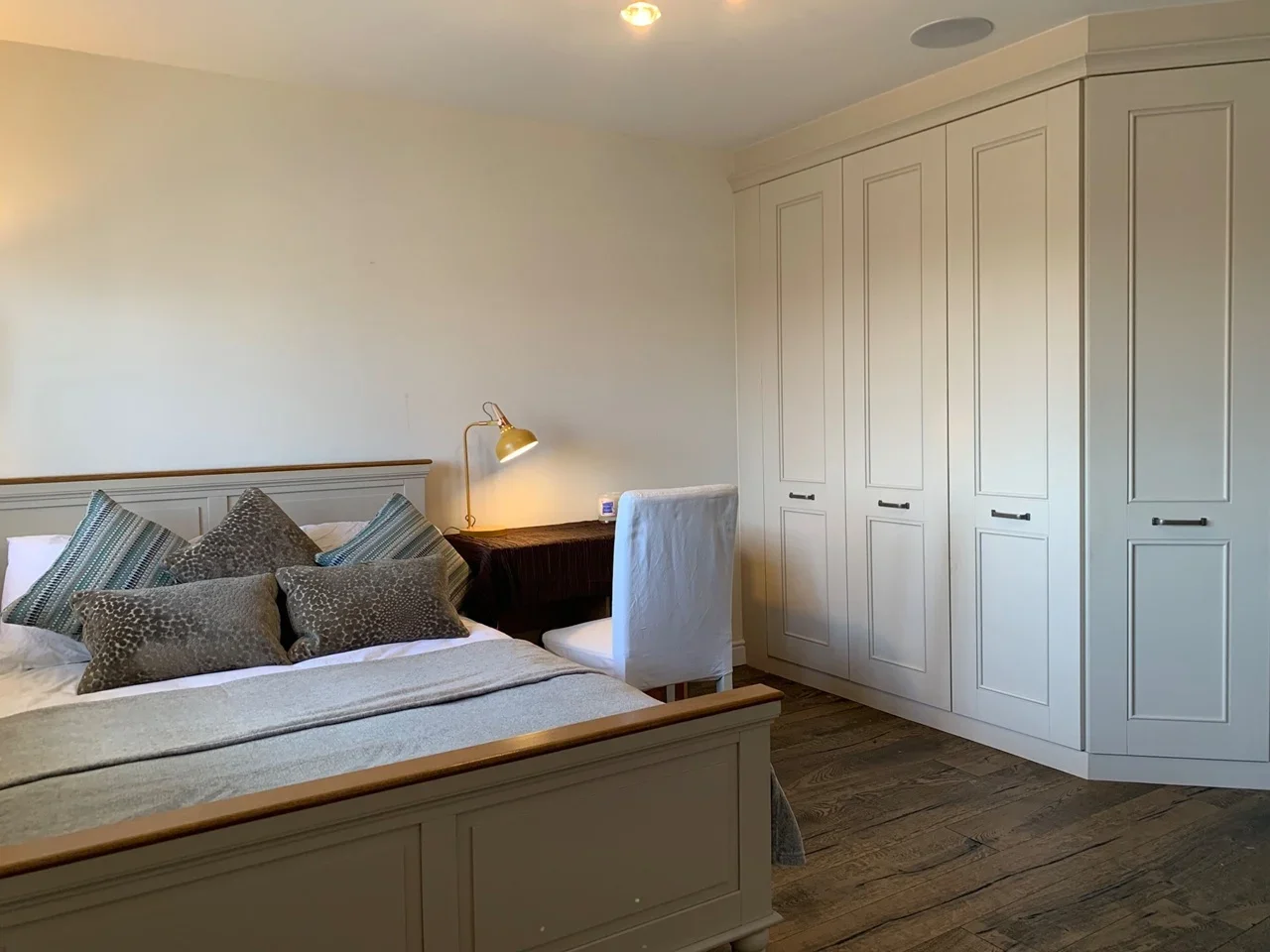 Room Ayres Drive in Cambridge