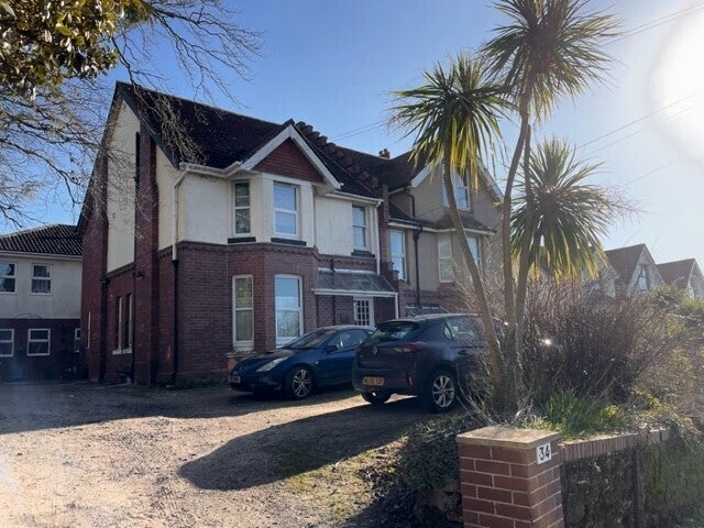 Flat Malderek Avenue in Paignton