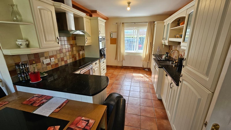 Room Bradstone Road in Bristol