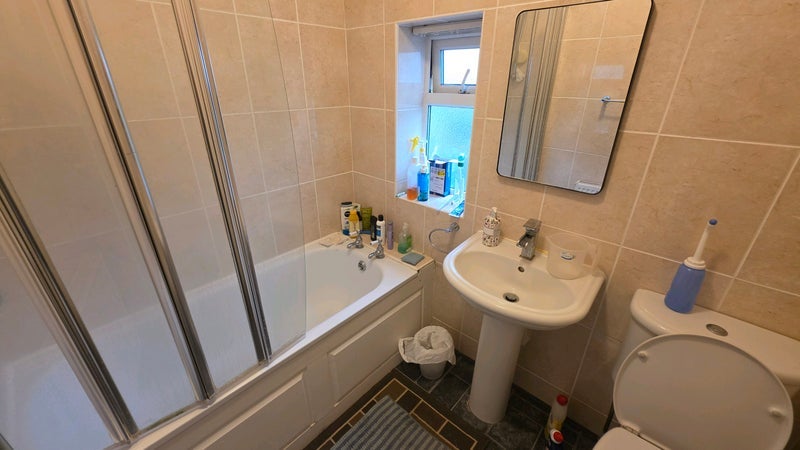 Room Bradstone Road in Bristol