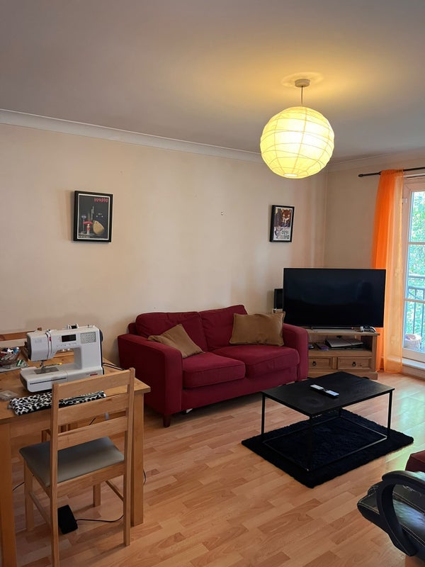 Room Charles Haller Street in Greater London