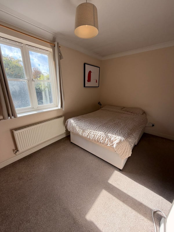 Room Charles Haller Street in Greater London