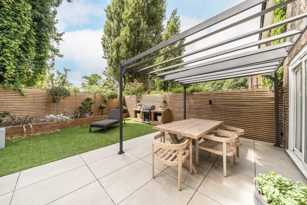 House Groom Crescent in Greater London