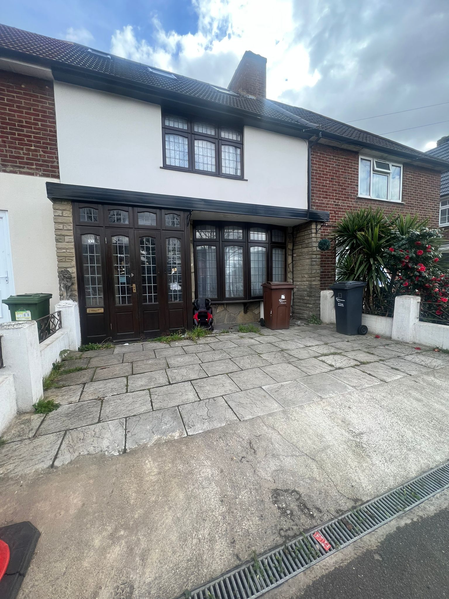 House Porters Avenue in Greater London