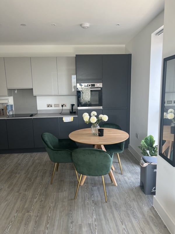 Room Harrow Manorway in Greater London