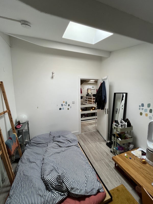Room Bream Street in Greater London