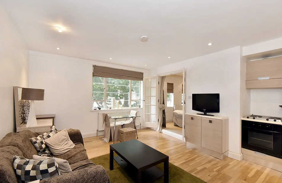 Flat Sloane Avenue in Greater London