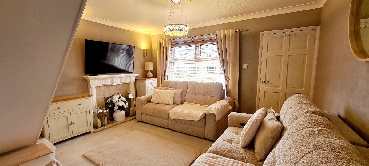 House Thirlmere Drive in Dinnington