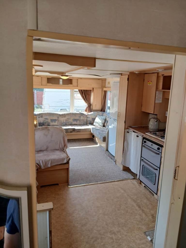 Flat Sutton Road in South Derbyshire